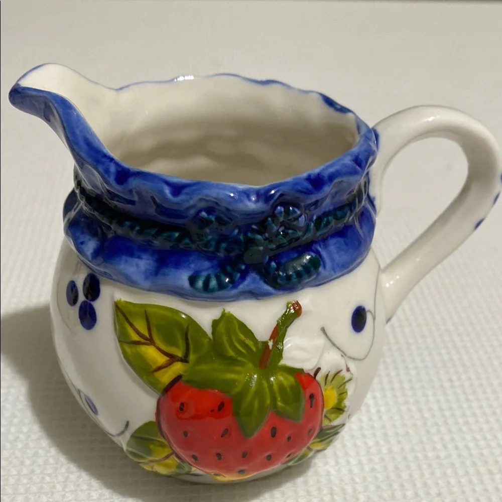 Vintage Strawberry Creamer, Sugar Bowl w/ Lid and Tray Set - Picture 2 of 10